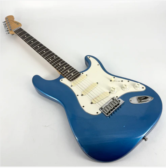 1991 Fender Strat Plus Deluxe Stratocaster – Lake Placid Blue