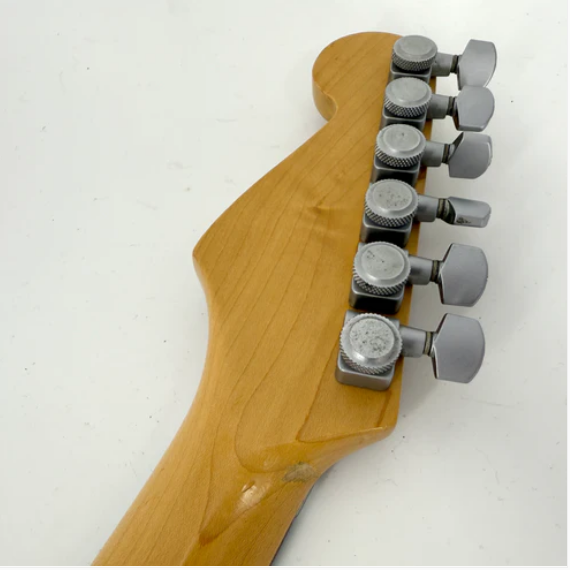 1991 Fender Strat Plus Deluxe Stratocaster – Lake Placid Blue - Image 7