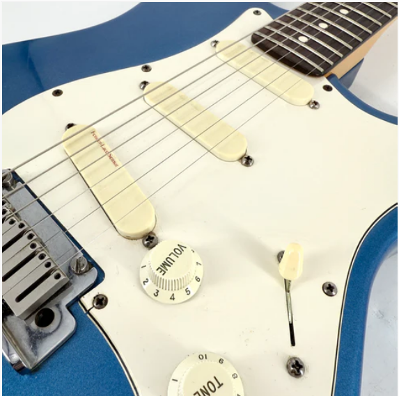 1991 Fender Strat Plus Deluxe Stratocaster – Lake Placid Blue - Image 15