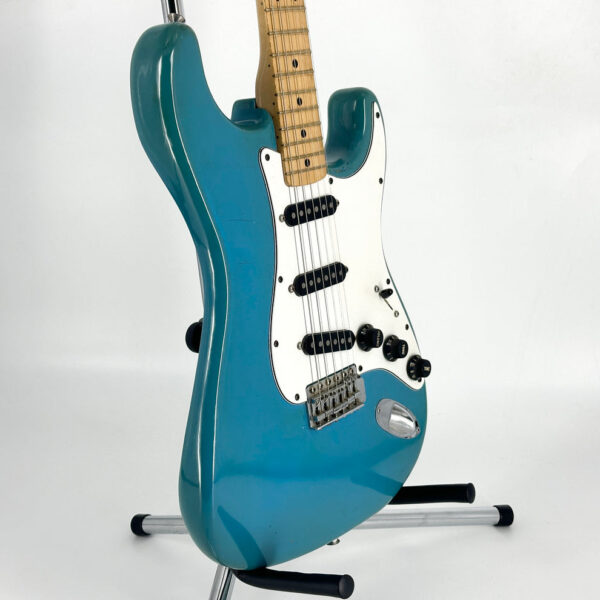 1981 Fender American International Series Stratocaster – Maui Blue - Image 5