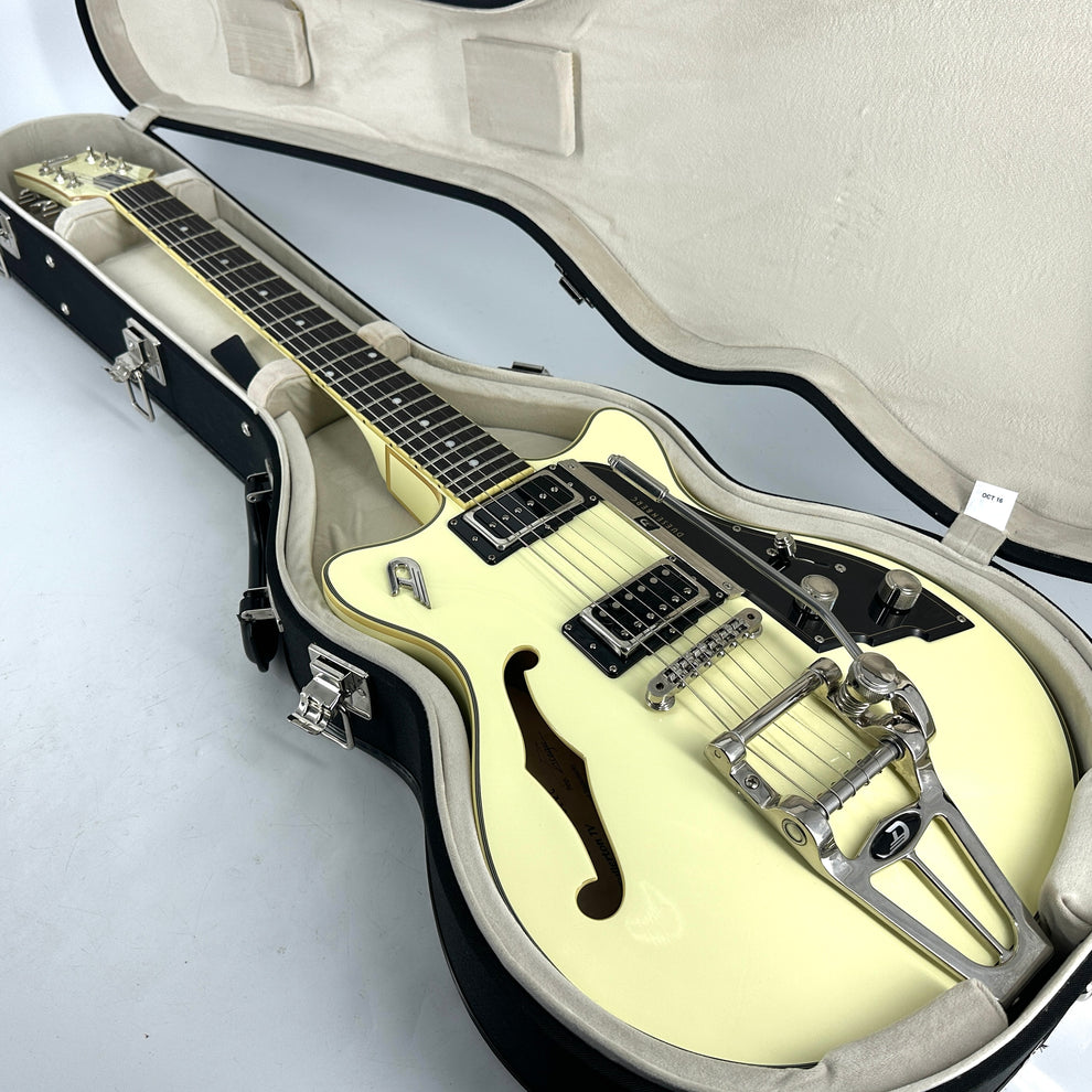 2018 Duesenberg Starplayer Fullerton TV - Vintage White - Image 12