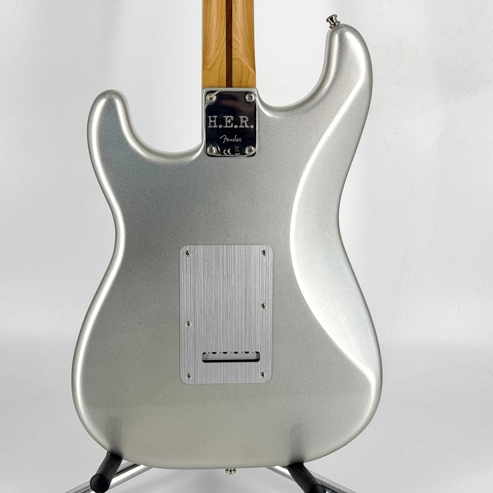 2020 FENDER H.E.R. Signature Stratocaster - Chrome Glow - Image 4