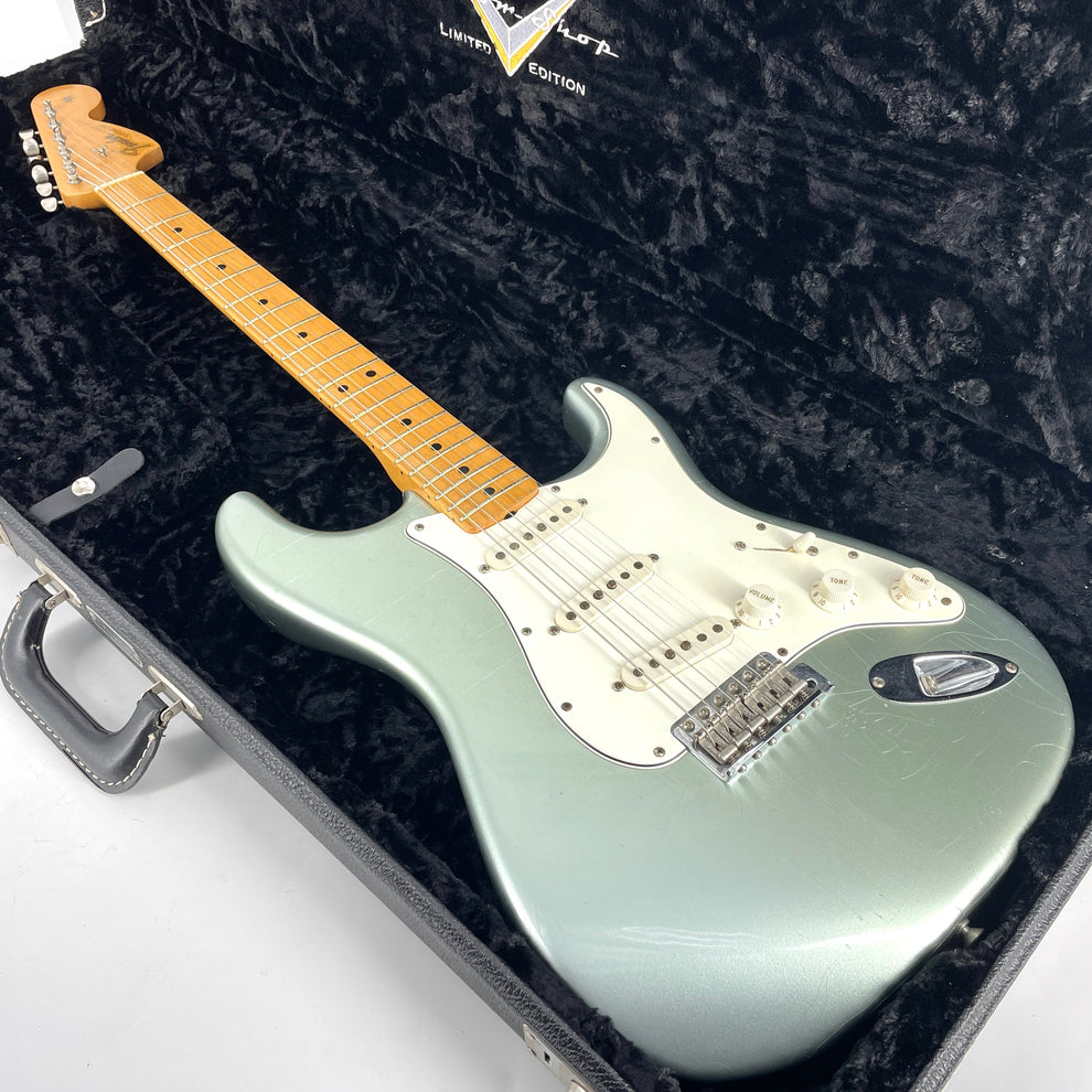 2005 Fender Custom Shop Limited Edition ’66 Stratocaster – Closet Classic – Firemist Silver Metallic - Image 3
